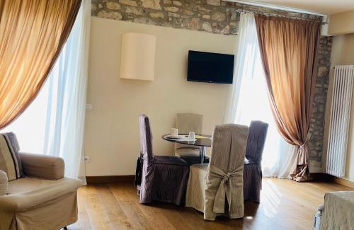 Lazise Old Town House | Oreste Suite