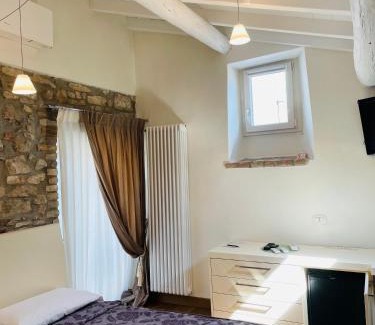 Lazise Old Town House | Oreste Suite