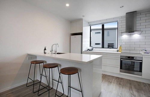 Orewa House | Orewa Beachside Townhouse near the Beach