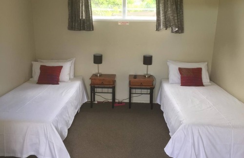 Orewa Hotel | Orewa Pillows Lodge
