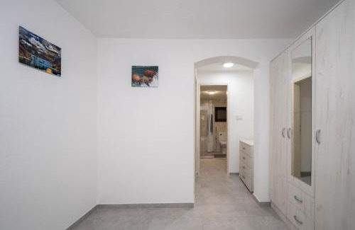 Risan Apartment | Organic Garden Apartment