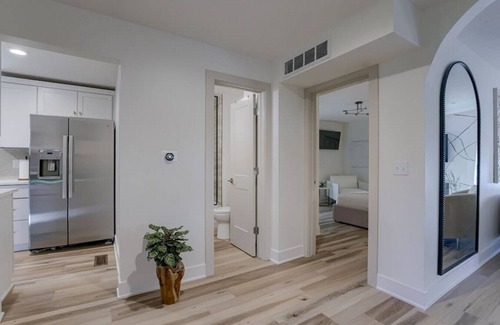 Lincoln House | Organic White Modern