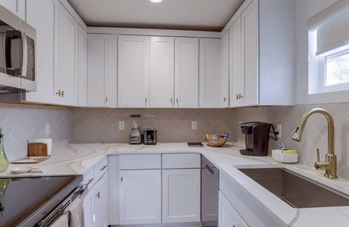 Lincoln House | Organic White Modern