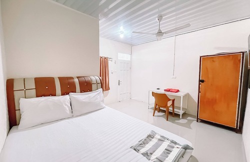 Pematangsiantar Hotel | Orien Guest House By Helocus