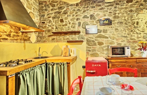 Castelnuovo Berardenga Apartment | Orietta 1 - Vacation rental in country house with swimming pool near Siena, Tuscany