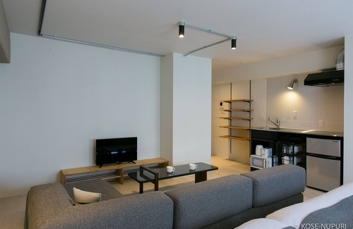 Naka Ward Apartment | Origamiinn