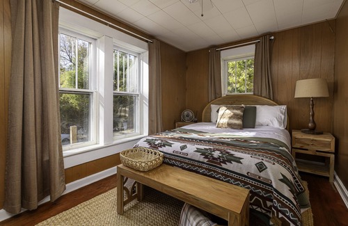 Elizabethtown Cabin | Original 1926 Log Cabin Overlooking Ohio River