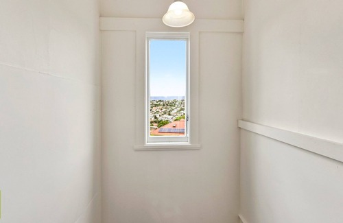 West Launceston House | Original character features