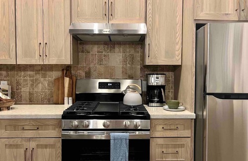 Port Isabel House | Orion A | Designer 3BR + Pool & Chef Kitchen