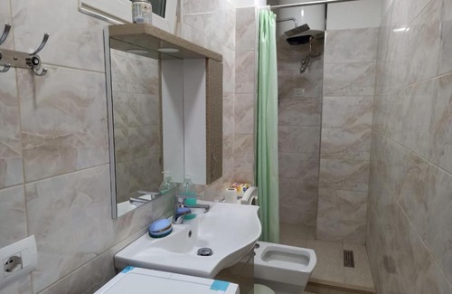 Shkembi i Kavajes Apartment | Orkiton House
