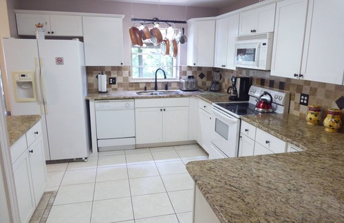 Altamonte Springs House | Orlando Area 5BR/2BA Home w/Jacuzzi!