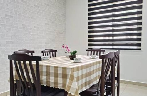 Kluang Villa | Oro Homestay