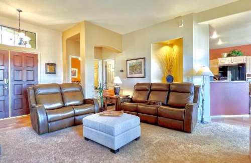 El Conquistador House | Oro Valley Getaway with Patio, BBQ and Mountain Views!