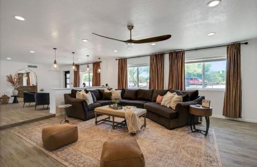 Rancho Feliz House | Oro Valley Lux Stay