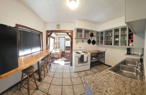Ahsahka Cabin | Orofino boho cabin in town, close to everything. 1 mile from Clearwater river.