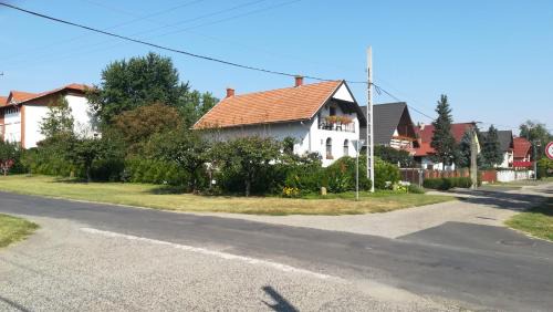 Sostogyogyfurdo House | Orsolya apartman