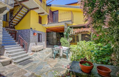 Nocco Apartment | Ortensia Blu Lake And Relax - Happy Rentals