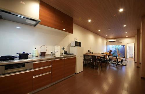 Sumiyoshi Bed & Breakfast | Osaka MiKa Garden family house direct KIX airport
