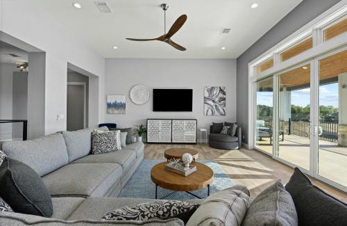 Kingsland House | Osi Lago Retreat