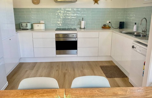 Callala Bay House | Osprey Seaside Retro Cottage