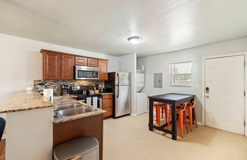 Stillwater Apartment | OSU 1 bed near stadium-sleeps 4
