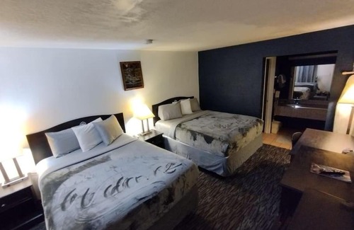 Stillwater Apartment | OSU 2 Queen Beds Hotel Room 209 Wi-Fi