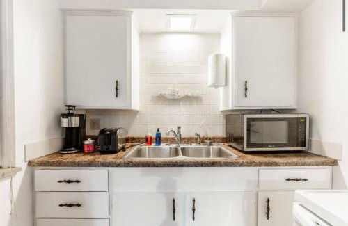 Short North Apartment | OSU - Heart of Short North -STEPS from High ST-OSU