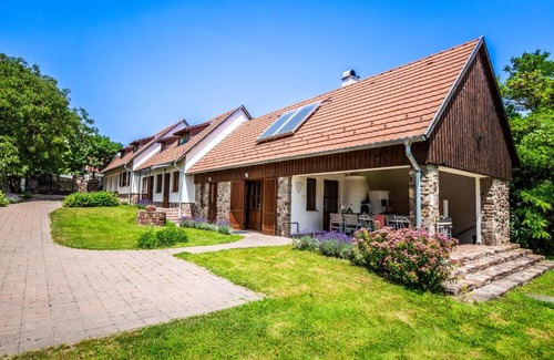 Kezkkut Apartment | Oszter-ház Kékkút