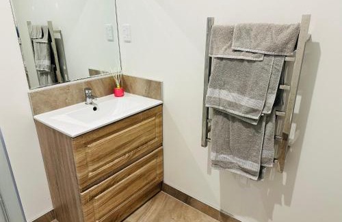 Otahuhu Apartment | Otahuhu Town Centre Brand New Apartment 8B