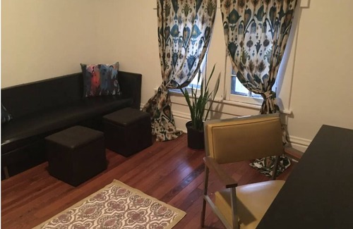 Olde Towne East House | OTE/ Downtown- 3 King beds+ private yard- Fits 3-8