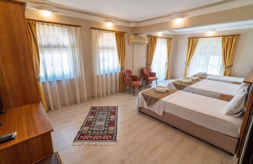 Sarimsakli Hotel | Otel Türk Evi