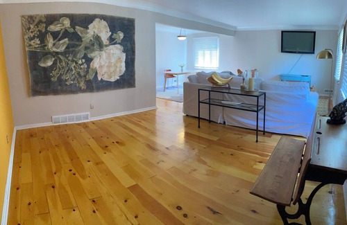 Toledo Condo | Ottawa Hills Hillandale House Cozy Condo in the charming village w/WiFi, AC