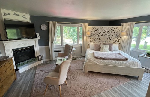 Altoona Hotel | Otter Creek Eau Claire Altoona