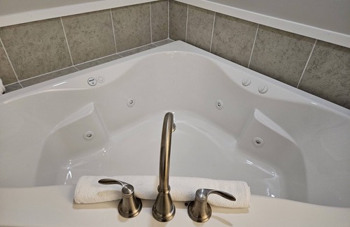 Alexandria Bay Hotel | Otter Creek Inn