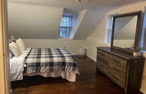 Elizabethtown Cabin | Our Cozy Little Piece of History!