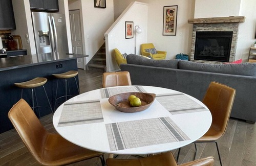 Salida Condo | Our Happy Place -Downtown Dazzling S Mountain View