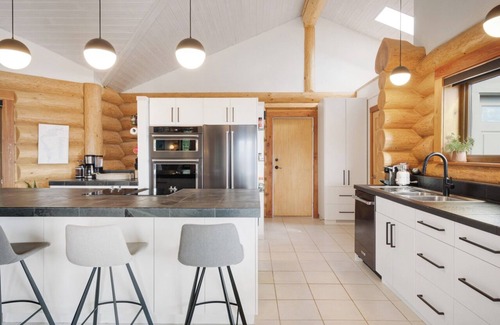 Okanagan-Similkameen House | Our Little Wine Farm - a luxurious vineyard estate with pool and lake views.