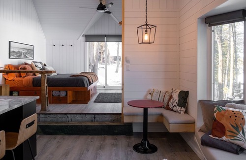 Frontenac Cabin | Our modern lakeside getaway with hot tub