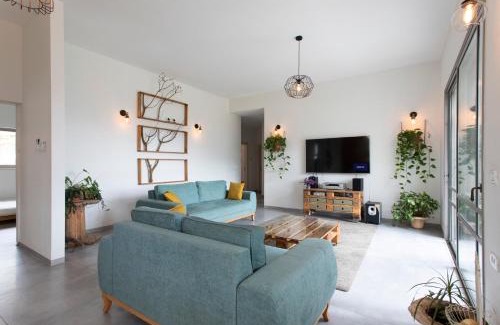 Tsiv'on Villa | Our Mount Meron Orchard - your perfect getaway