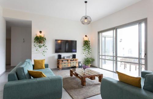 Tsiv'on Villa | Our Mount Meron Orchard - your perfect getaway