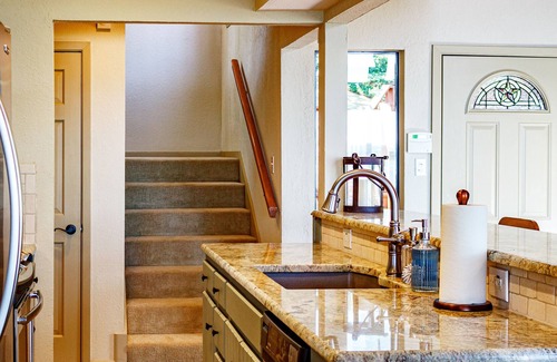 Pottsboro House | Our Texoma Lake House- Luxurious Texoma lakefront with breathtaking island views