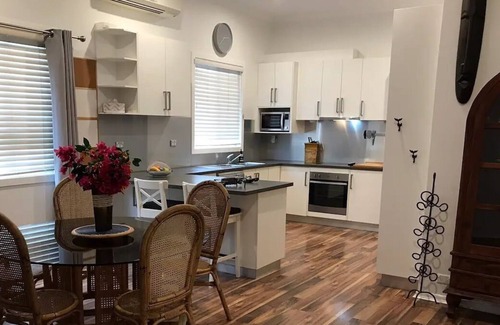 Ballina Cottage | Our Yellow Door Cottage on Crane - CENTRAL & COSY