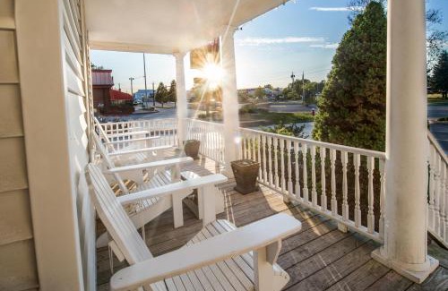 Port Clinton Hotel | OurGuest Inn & Suites Downtown Port Clinton