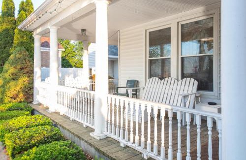 Port Clinton Hotel | OurGuest Inn & Suites Downtown Port Clinton
