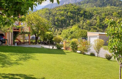 Savines-le-Lac Apartment | Oustal