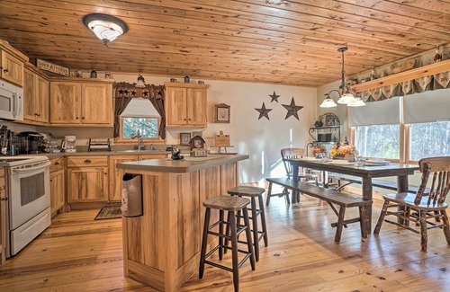 Sautee Nacoochee Cabin | Outdoor Adventure - Charming Cabin w/Hot Tub