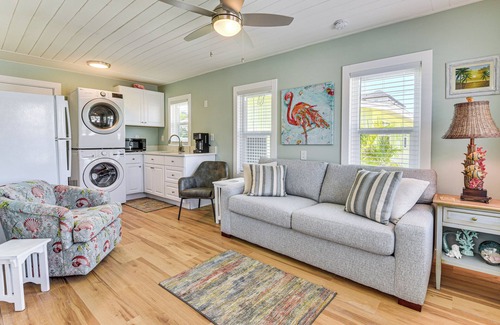Bradenton Beach House | Outdoor Bar & Heated Pool: Bradenton Beach Home