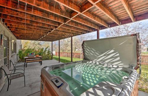 Lander House | Outdoor Enthusiasts Retreat with Hot Tub, Deck