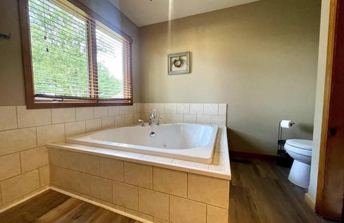 Carbondale House | Outdoor Oasis in Wildlife Refuge
