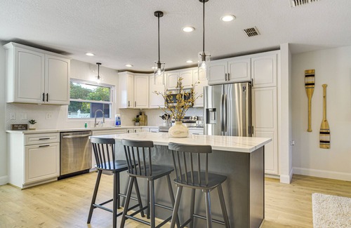 Pinellas Park House | Outdoor Oasis: Modern Pinellas Park Getaway!